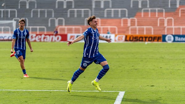 What role do local clubs play in promoting niche sports in the UK?